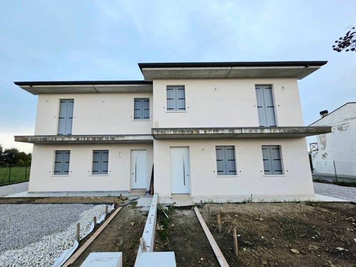 Casa quadrilocale in vendita in VIA DON CAMILLO FACCIOLI, Bevilacqua