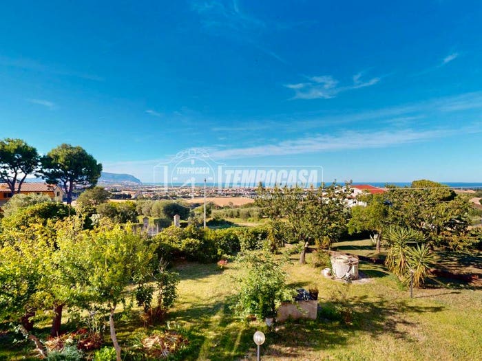 Appartamento quadrilocale in vendita in Via Leonessa, Loreto
