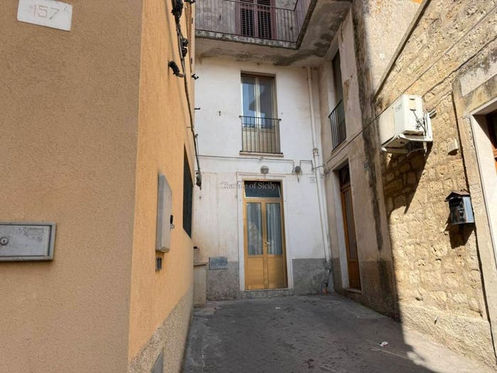 Casa trilocale in vendita in Via Roma, Modica Alta, Modica