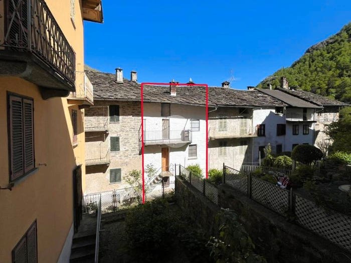Casa con 6 locali in vendita in Via Ernesto Rosazza, Rosazza