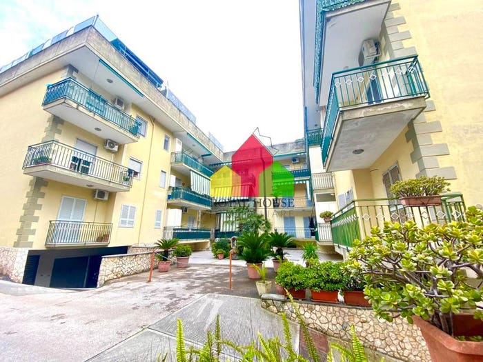 Appartamento trilocale in vendita in Via Antica Giardini, Giardini Oasi Sacro Cuore, Giugliano in Campania
