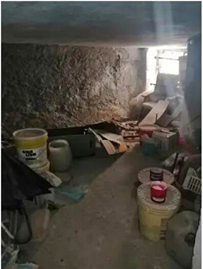Casa con 9 locali in vendita in Via Giosuè Carducci, Oliena