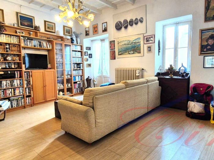 Casa con 5 locali in vendita in Piazza San Giorgio, Centro, Valgreghentino
