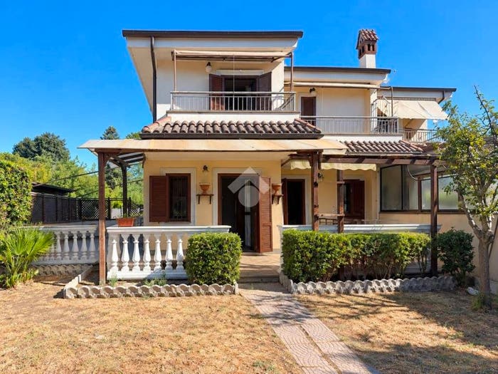 Casa con 6 locali in vendita in Via Col di Venere, Centro, Genzano di Roma