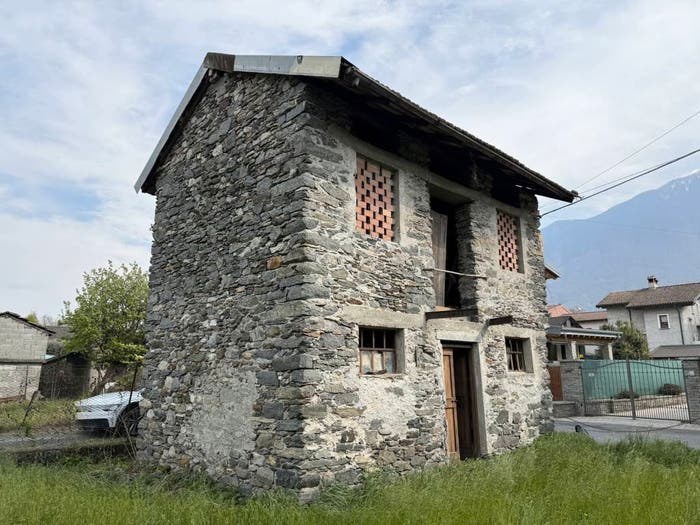 Casa quadrilocale in vendita in Via Sant'Agata, Gera Lario