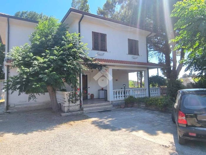 Casa con 5 locali in vendita in Via Palmiro Togliatti, Roccelletta, Borgia
