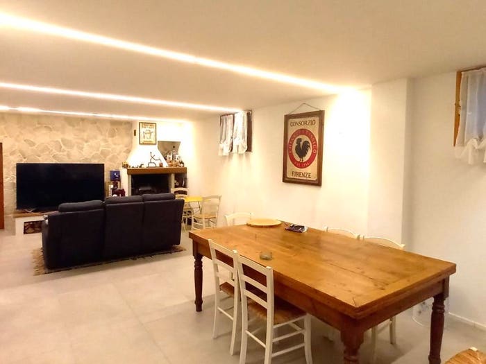 Casa con 6 locali in vendita in Via Ardengo Soffici, Centro, Poggio a Caiano