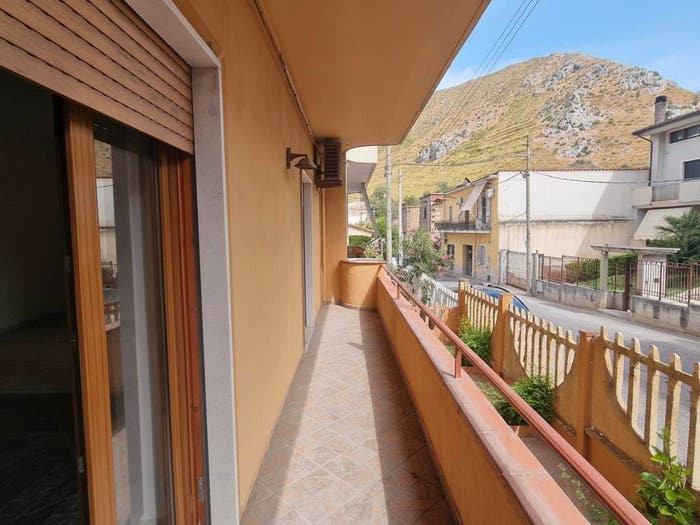 Appartamento quadrilocale in vendita in Via Cadorna, Mondragone