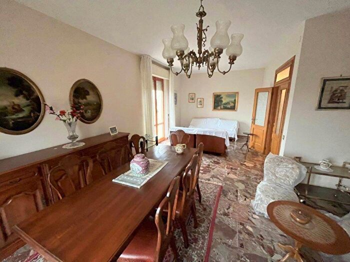 Appartamento con 6 locali in vendita in Via della Resistenza, Centro, Paciano