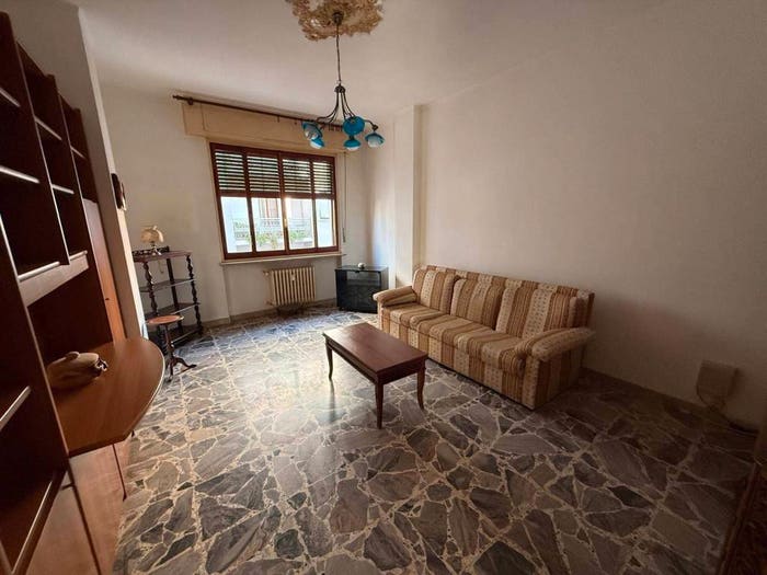 Appartamento trilocale in vendita in Via Isonzo, Piazza Genova, Alessandria