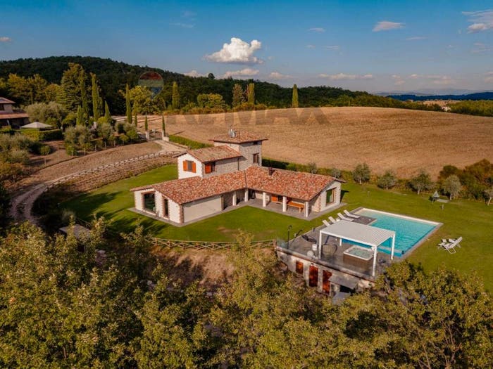 Casa con 6 locali in vendita in Centro, Todi