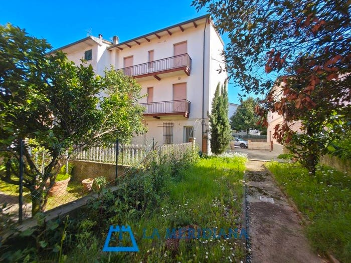 Casa con 6 locali in vendita in Centro, Lamporecchio
