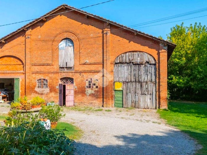 Casa con 5 locali in vendita in Via San Donato, Minerbio