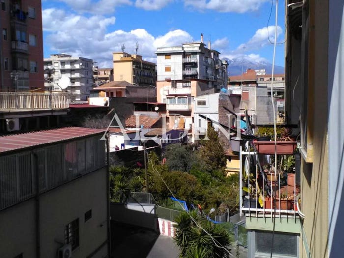 Appartamento quadrilocale in vendita in Viale delle Medaglie d'Oro, Rapisardi, Catania