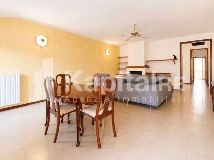 Appartamento con 5 locali in vendita in Via Garibaldi, Centro, Budrio