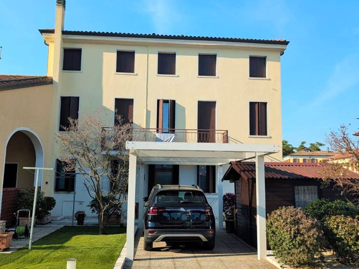 Casa con 5 locali in vendita in Via San Pio X A, Castelfranco Veneto