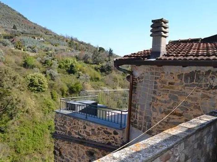 Appartamento quadrilocale in vendita in Via Mario Laura, Ceriana