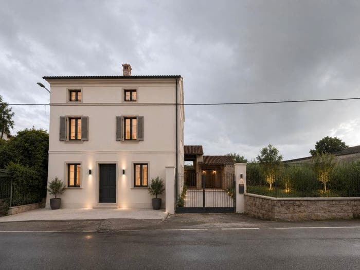 Casa con 6 locali in vendita in Via Roma, Badia Pavese