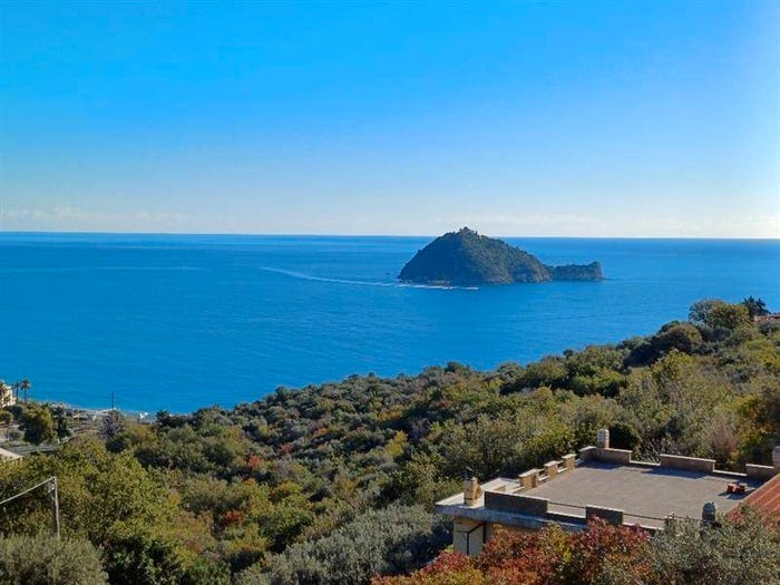 Casa con 6 locali in vendita in Via Privata Angelo Vigo, Cavia Regione Monti, Alassio