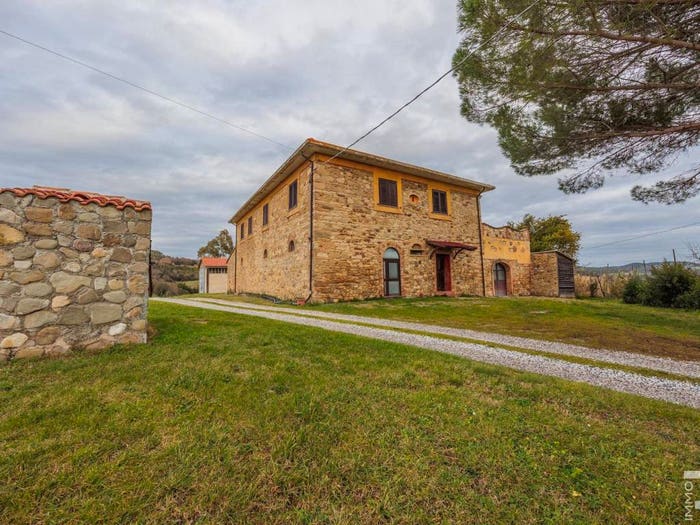 Casa con 6 locali in vendita in Strada Regionale di Val di Cecina, Montecatini Val di Cecina