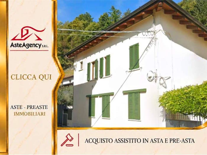 Appartamento bilocale in vendita in Via Roma, Centro, Casalzuigno