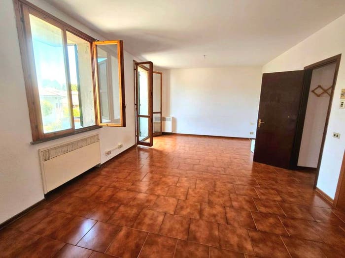 Appartamento trilocale in vendita in Via delle Ville, Centro, Guastalla