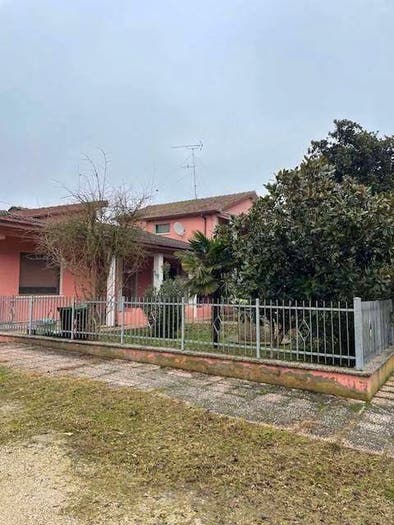 Casa con 6 locali in vendita in VIA GARBINA, Centro, Mesola
