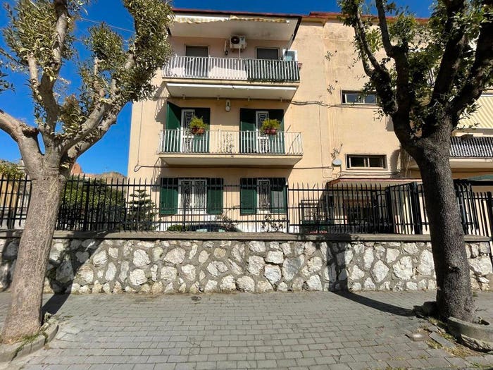 Appartamento quadrilocale in vendita in Via Starza, Centro, Maddaloni