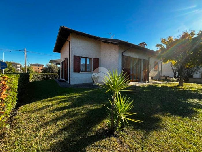 Casa quadrilocale in vendita in Piazza San Siro, Centro, Castel Mella