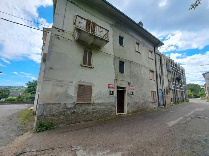 Casa con 6 locali in vendita in Piano Risteccio SNC, Piano Risteccio, Civitella del Tronto