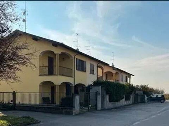 Casa trilocale in vendita in Via Patrioti, Centro, Sartirana Lomellina