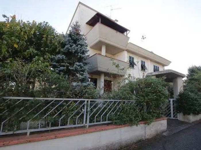 Casa con 6 locali in vendita in Via Della Repubblica, Gambassi Terme