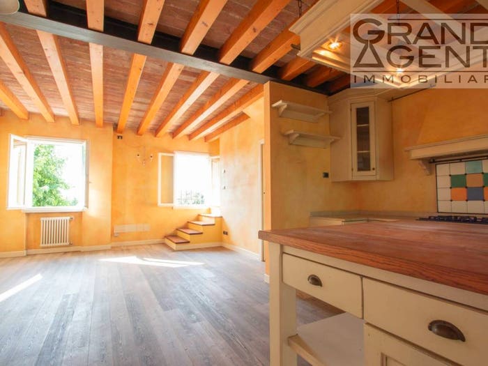 Casa con 6 locali in vendita in Località Baccoli di Sopra, Peschiera del Garda