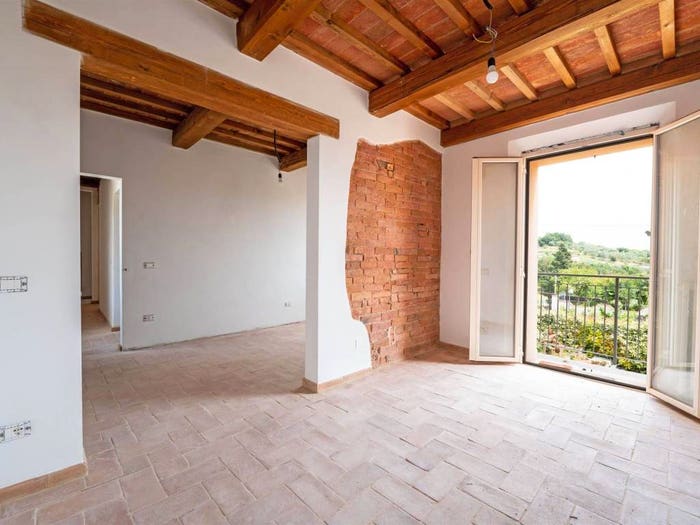 Casa con 6 locali in vendita in Via di Fonte al Vescovo, Montepulciano