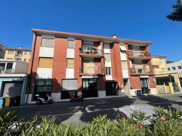 Appartamento quadrilocale in vendita in Via antonio delbecchi, Porto Maurizio, Imperia