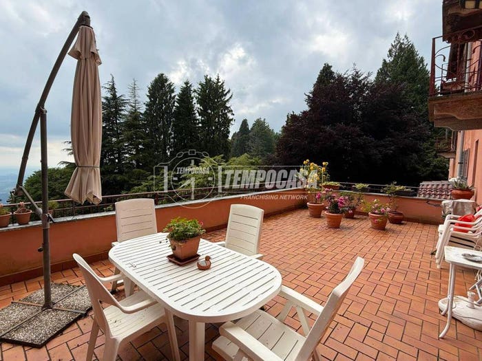 Appartamento trilocale in vendita in Via alle Colme, Brunate
