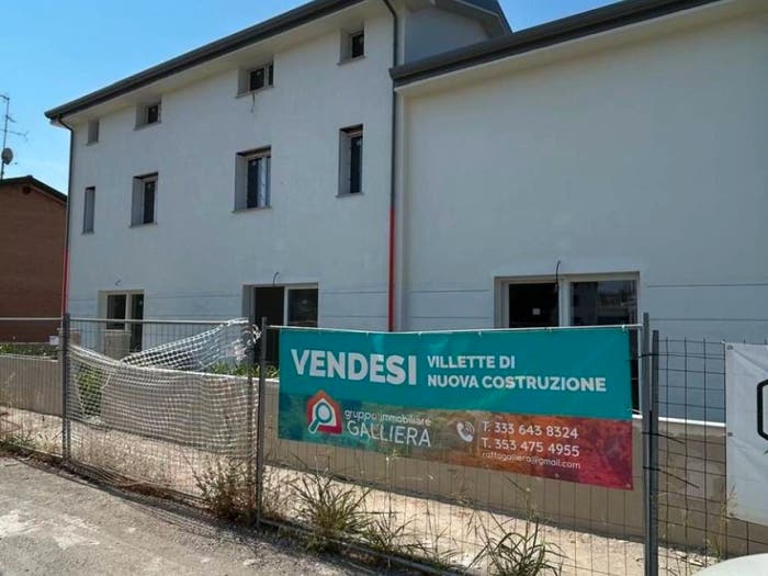 Casa quadrilocale in vendita in Via Ex Dogana, Frazioni Nord, Cento