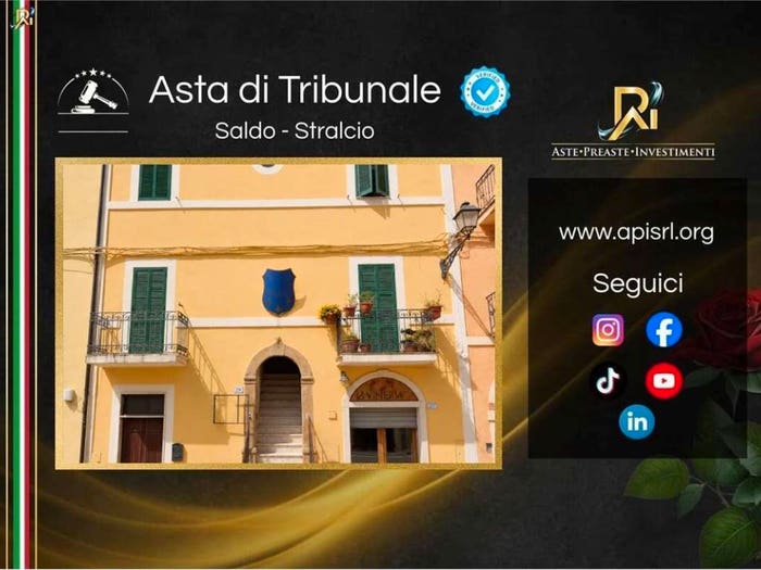 Appartamento trilocale in vendita in Piazza Immacolata, Ischia di Castro