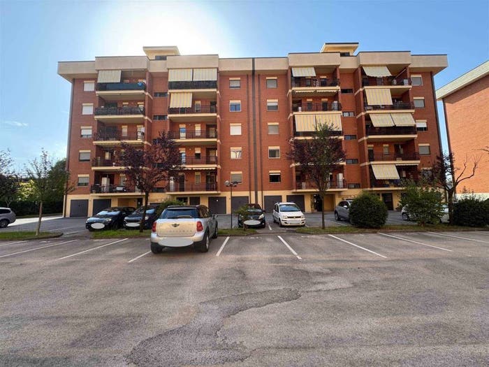 Appartamento con 6 locali in vendita in Via Baden Powell, Tribunale, Frosinone