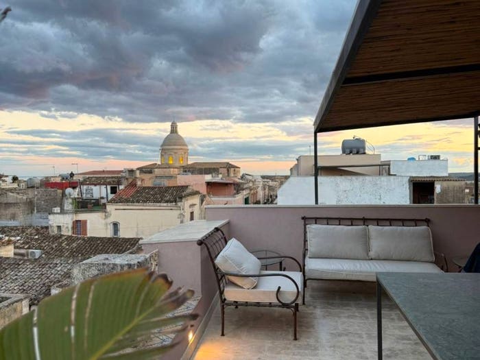 Casa trilocale in vendita in Vico Giovanni Quatrio, Centro, Noto
