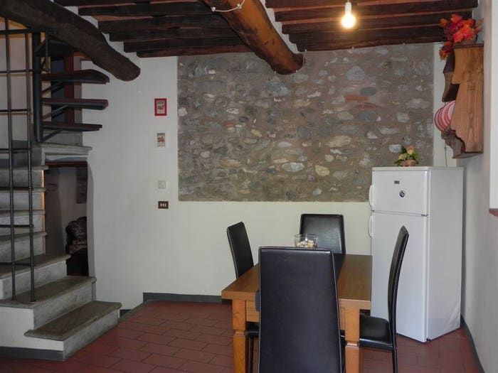 Casa con 6 locali in vendita in Camaiore Paese, Camaiore