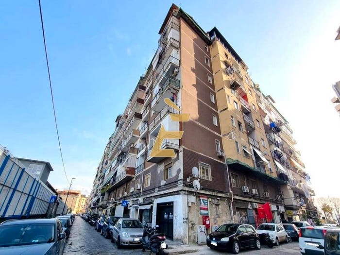 Appartamento quadrilocale in vendita in Via Generale Enrico Cosenz, Garibaldi Ferrovia, Napoli
