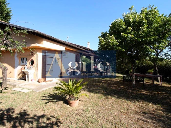 Casa con 6 locali in vendita in CASTORANO, Castorano