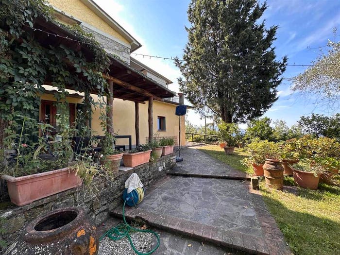 Casa con 6 locali in vendita in Pontassieve