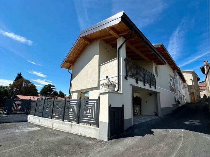 Casa trilocale in vendita in Centro, Oleggio