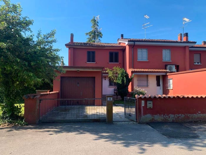 Casa con 5 locali in vendita in Viale Martiri di Piazza Agosto, Frazioni di Molinella, Molinella