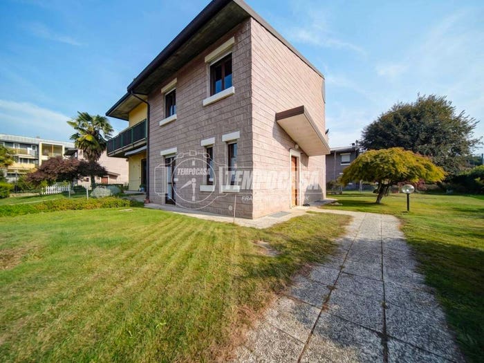 Casa quadrilocale in vendita in Corso della Repubblica, Centro, Somma Lombardo