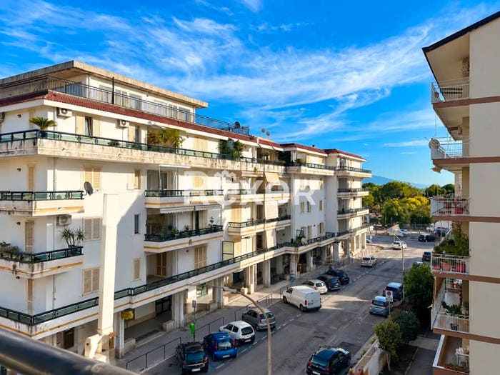 Appartamento con 5 locali in vendita in Via Antonio Canova, Via Ruggiero, Caserta
