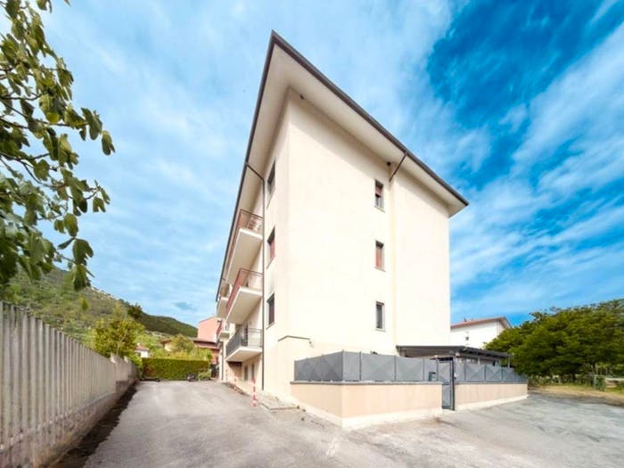 Appartamento quadrilocale in vendita in Via Carlo Lombardo, Santa Barbara San Sisto, L'Aquila