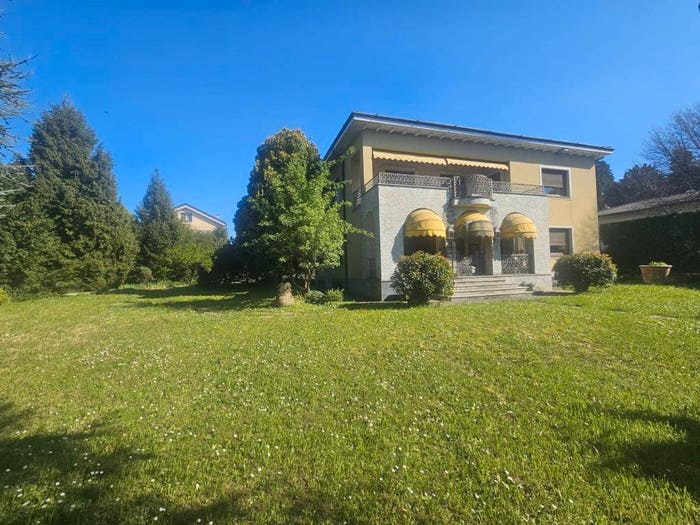 Casa con 6 locali in vendita in Via Risorgimento, Centro, Merate